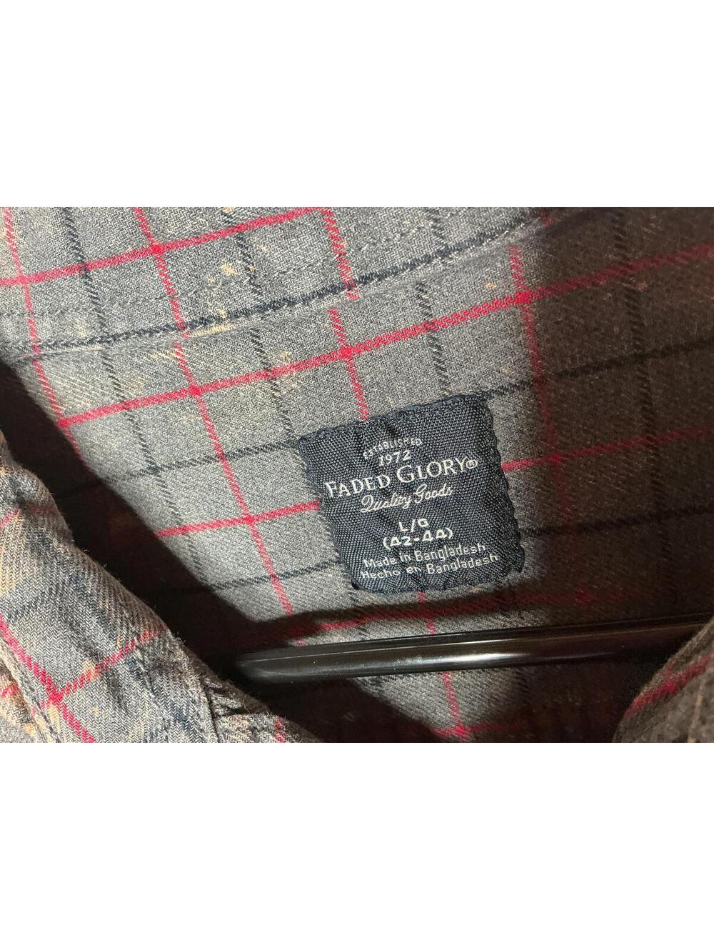 < Handmade Rock & Roll Hall Of Fame Bleach Dyed Flannel > - Picture 3 of 4